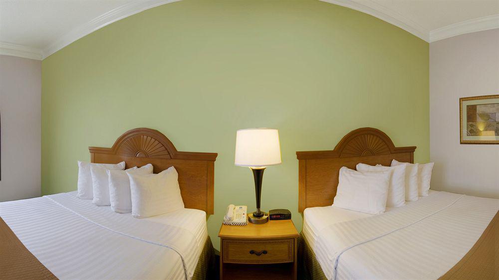 Best Western Augusta West מראה חיצוני תמונה