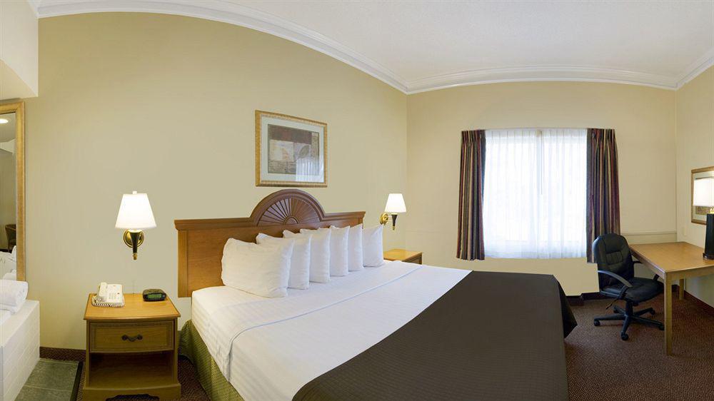 Best Western Augusta West מראה חיצוני תמונה